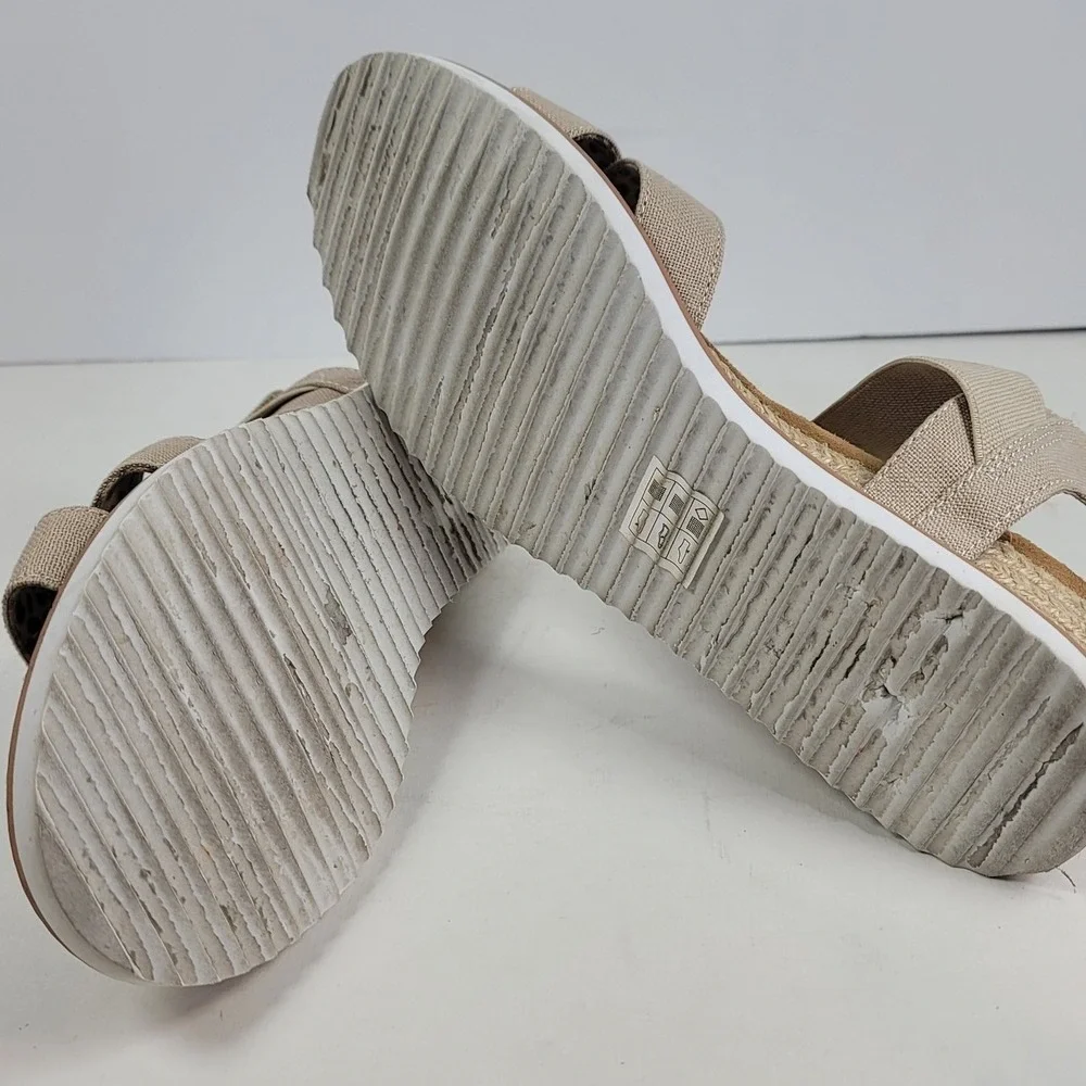 Skechers BOBS Desert Kiss Sandal Womens 9 Natural Beige Wedge 33386 NAT